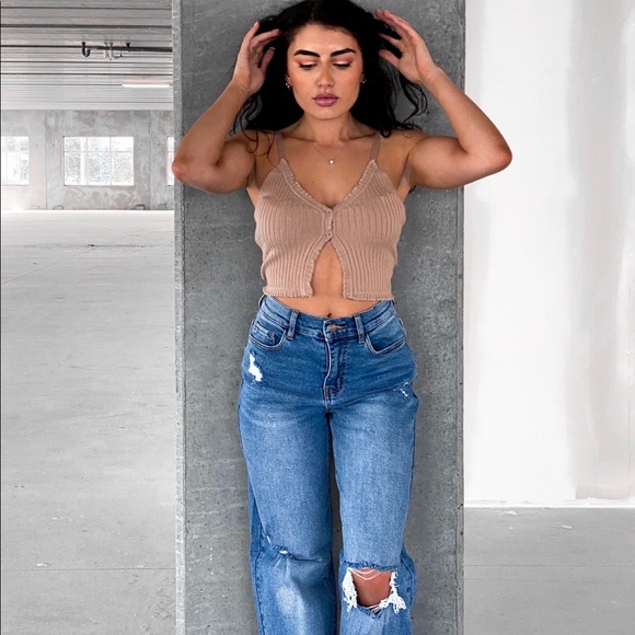 Beige crop top - Picture 2 of 3